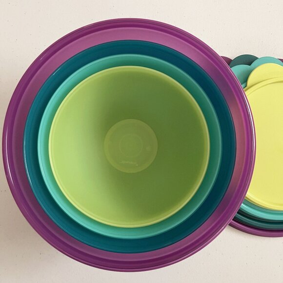 Tupperware Classic Wonderlier Mixing Bowl Set of 4 New - Picture 3 of 3